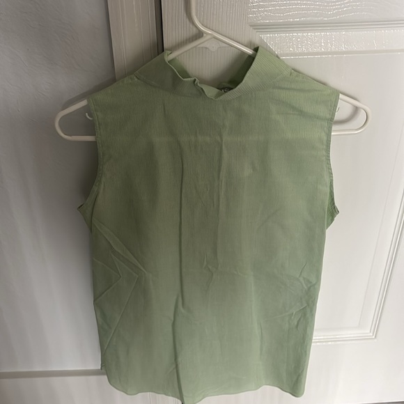 Shari’s linen top - Picture 7 of 8